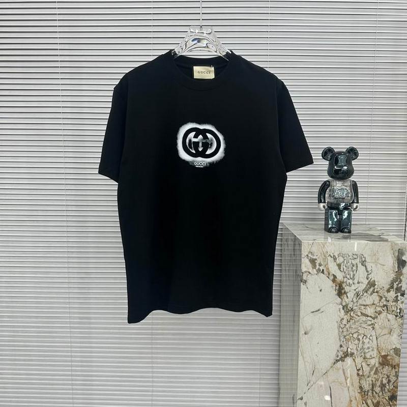 Gucci Men's T-shirts 66